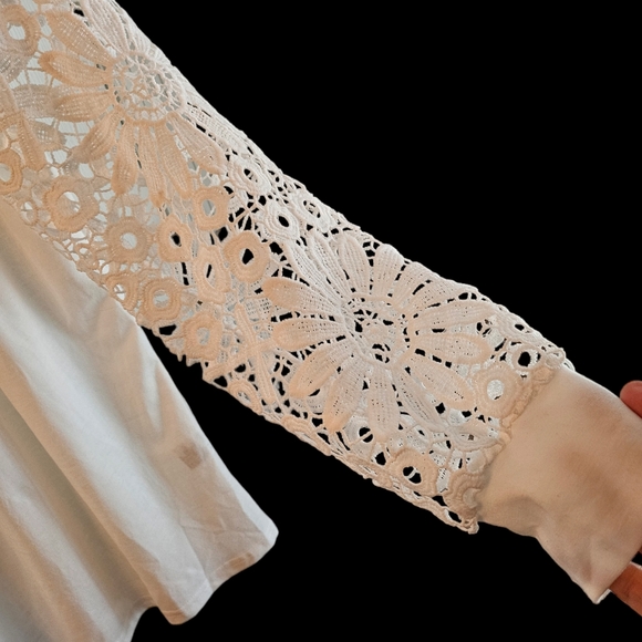 Lace Contast Pleated Front Top - Picture 3 of 3